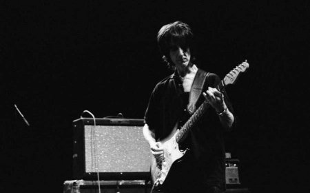 The Durutti Column - Forum des Images, Paris, France - 3 September 2005 [Picture credit: Guillaume @ PopNews.com]