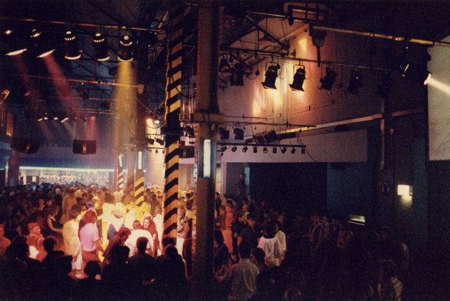 FAC 51 The Hacienda; 1984 interior shot used in The Face magazine