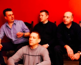 Alan Hempsall (left) with Crispy Ambulance in 2002 (photo courtesy crispyambulance.com)